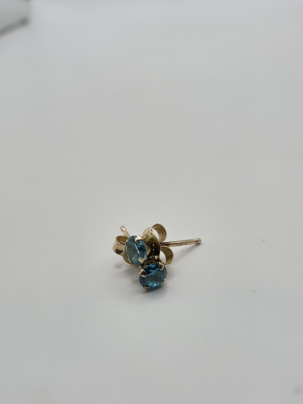 10K Yellow Gold Blue Topaz Stud Earrings